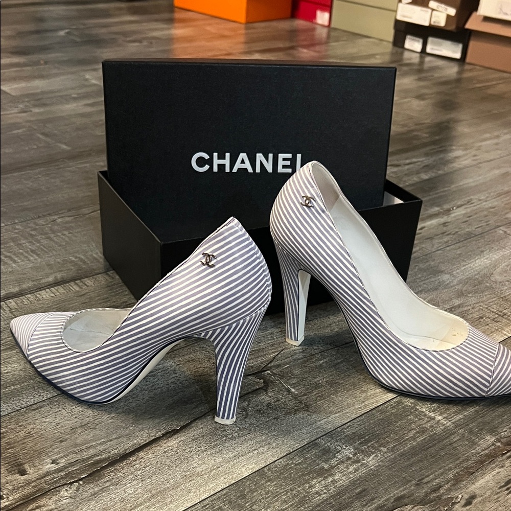 CHANEL Striped Gray Heels